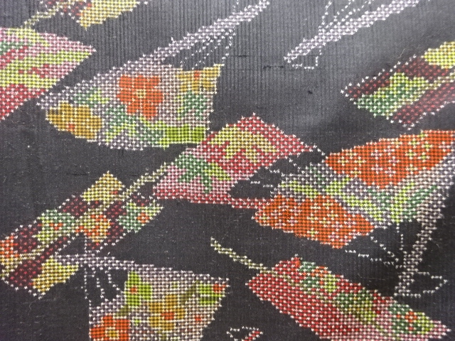 JAPANESE KIMONO / ANTIQUE KIMONO / DORO OSHIMA TSUMUGI / WOVEN FLORAL PLANTS
